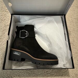 Blondo Dakota waterproof bootie in Black. brand new in box!